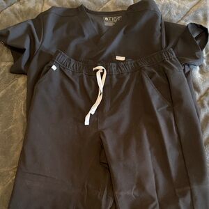 Figs black Scrub set
